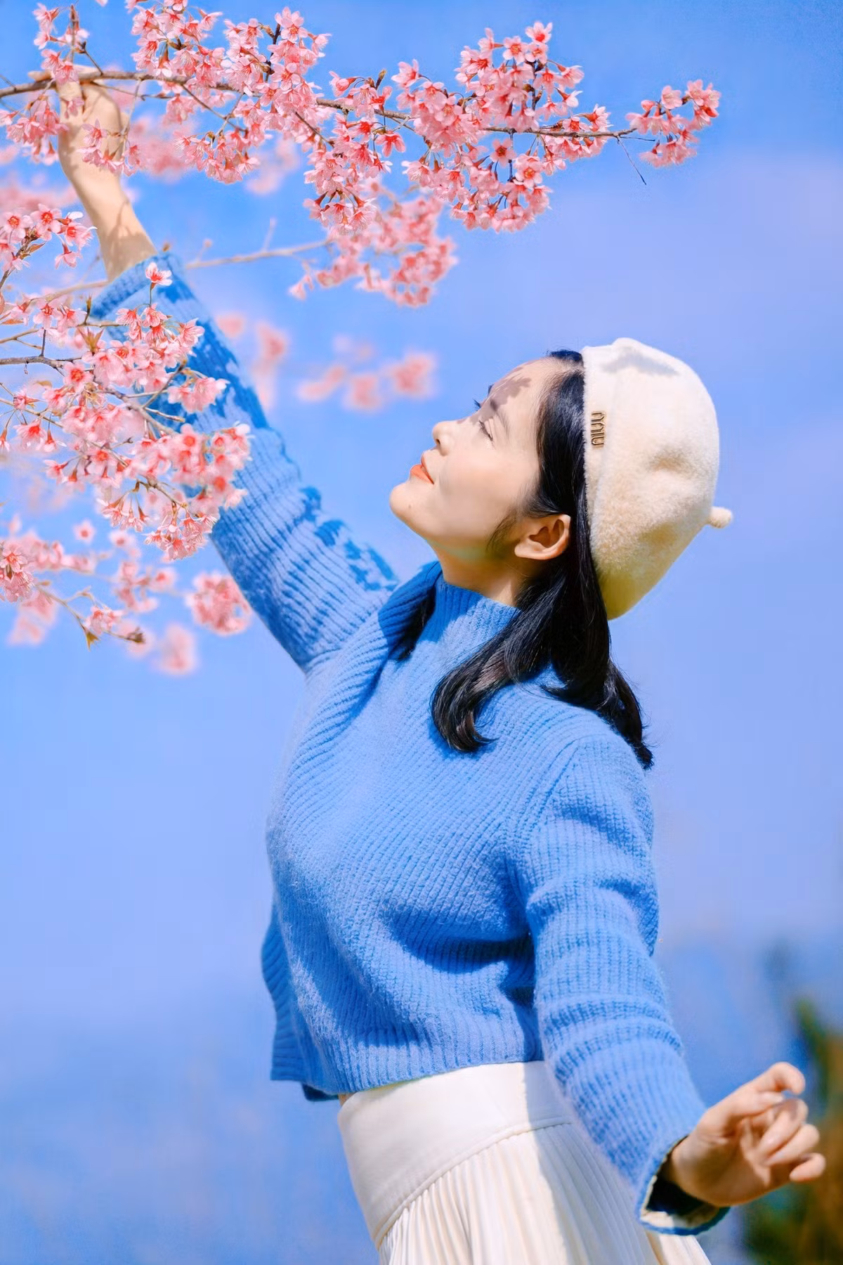 Dù là du khách phương xa hay những người yêu thích “săn” hoa xuân, Mộc Châu vẫn luôn giữ trọn vẹn vẻ đẹp hoang sơ, thơ mộng và sức hút mê hoặc lòng người. Ảnh Lê Huy Hoàng