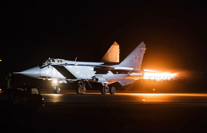 Ngẩn ngơ trước vẻ đẹp của siêu tiêm kích đánh chặn MiG-31