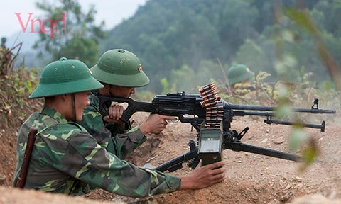 Rộn rã tiếng súng thao trường Quân khu 2