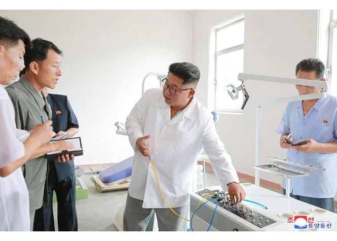 Ông Kim Jong Un thất vọng vì y tế Triều Tiên lạc hậu