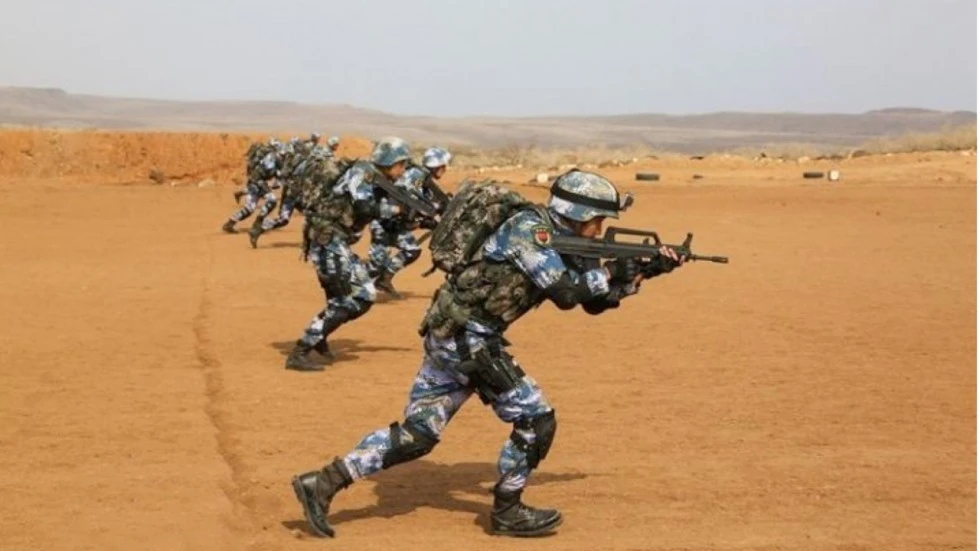 Lính TQLC Trung Quốc khoe sức mạnh ở căn cứ hải ngoại