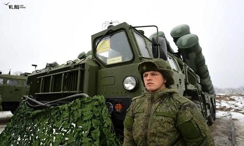 Cận cảnh dàn tên lửa S-400 Nga chĩa thẳng về phía Triều Tiên