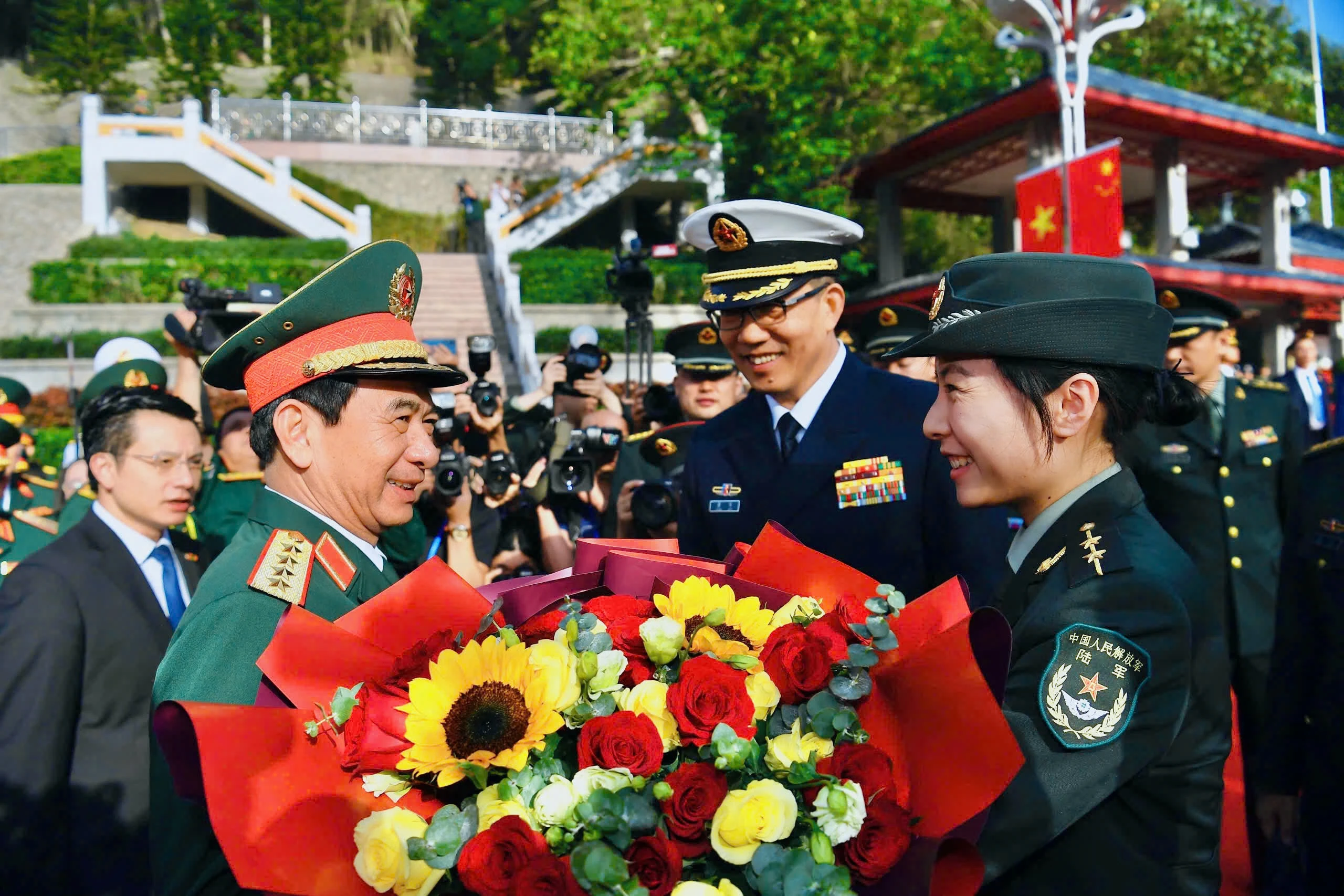 Đại tướng Phan Văn Giang dự Giao lưu hữu nghị quốc phòng biên giới Việt - Trung