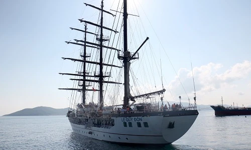 Tàu buồm Lê Quý Đôn lên đường thăm Campuchia và Thái Lan