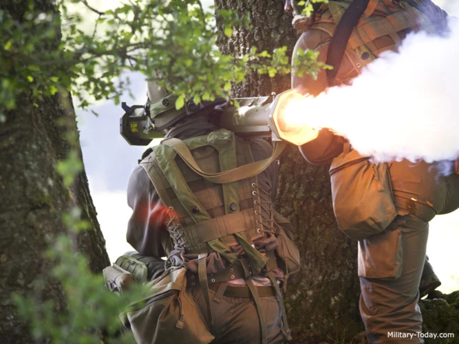 AT-4 súng chống tăng đa năng của Quân đội Mỹ