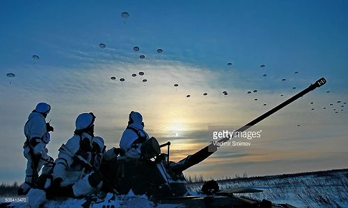 Đổ bộ Đường không Nga xuất phát sau nhưng về đích trước