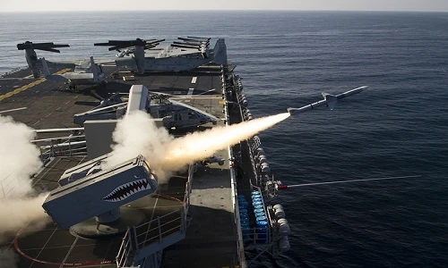 Điều chưa biết về "tấm khiên" tàu sân bay Mỹ sắp tới Đà Nẵng