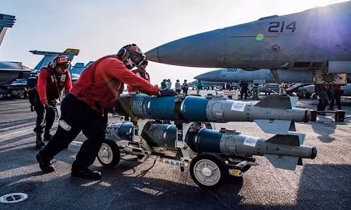 Không khí trên tàu sân bay USS Carl Vinson sắp tới Đà Nẵng