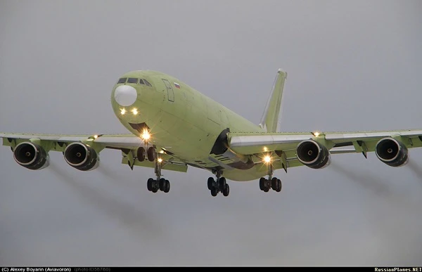 Nga muốn biến chuyên cơ Il-96-400TZ thành "bầu sữa trên không"?