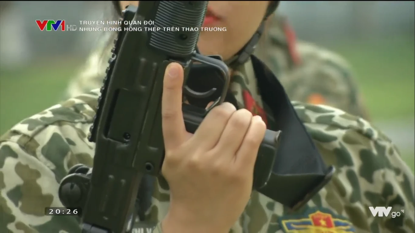 Lai lịch khẩu tiểu liên "lạ" của nữ Đặc công Việt Nam