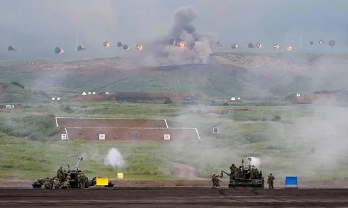 Mục kích dàn vũ khí khủng Nhật bắn phá núi Phú Sĩ