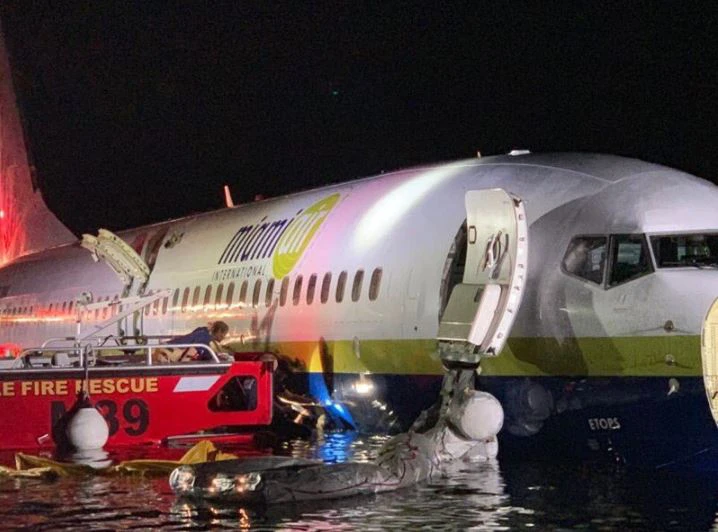 Hiện trường vụ máy bay chở 143 người lao xuống sông ở Mỹ