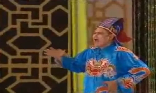 Tự Long hát chế “Đường cong” cực sung trong Táo quân