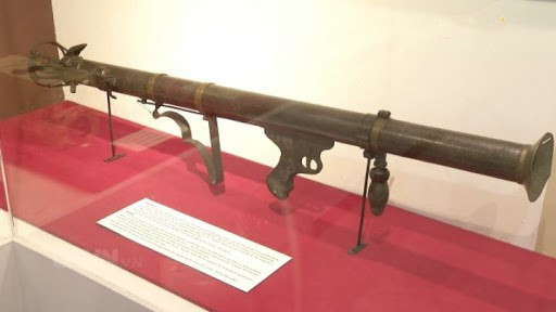 Cañón bazuca fabricado por el ejército vietnamita. Fuente de la foto: QPVN. 1.jpg