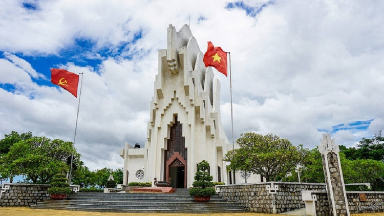 یادبود کوه نان عکس: KienViet. kts-le-hiep-3.jpg