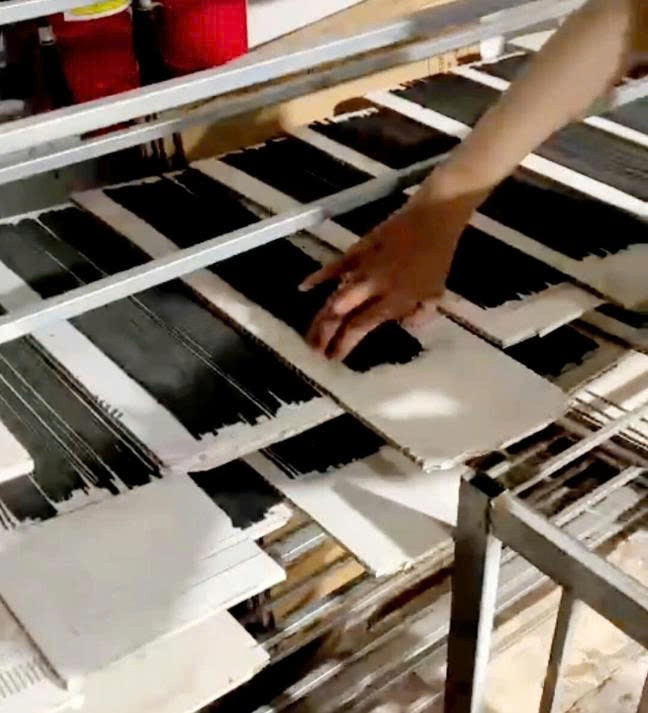 Chế tạo hương sạch SubstitOud tại phòng thí nghiệm. Ảnh: NVCC. 1.jpg