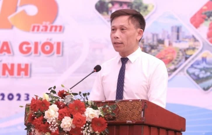 Außerordentlicher Professor, Dr. Nguyen Thanh Loi, Chefredakteur der Economic and Urban Newspaper. tbt-kt-do-thi.jpg