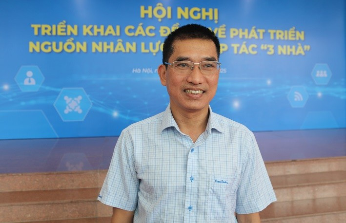 សាស្រ្តាចារ្យបណ្ឌិត ង្វៀន វ៉ាន់ហៀវ នាយករងនៃសាកលវិទ្យាល័យ Phenikaa ។ រូបថត៖ Mai Loan។ img-5757.jpg