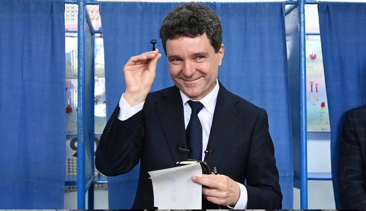 New President Nicurso Dan of Romania. Photo: ABC News. tan-tong-thong-2.png