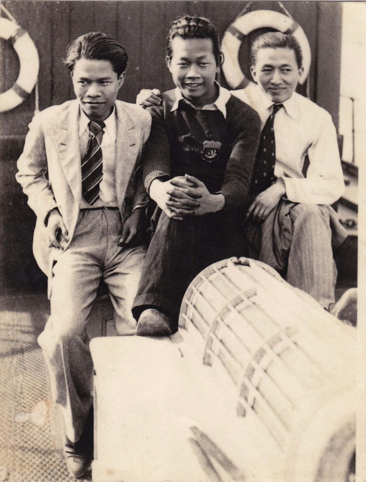 5 năm du học, GS Tạ Quang Bửu (bìa trái) tận dụng để thu hoạch được nhiều kiến thức và theo học nhiều giáo sư có tiếng, không vì bằng cấp. Ảnh: HUST. ta-quang-buu-3.jpg