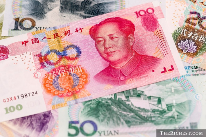 10. Trung Quốc là nước đầu tiên tạo ra tiền giấy trên thế giới, cách đây khoảng 1.400 năm. Quốc gia này cũng đưa ra hình thức xử lý người làm tiền giả rất nghiêm khắc, đó là tử hình.