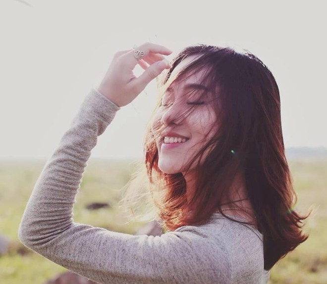 Trước khi đến với vai trò người dẫn chương trình truyền hình, 9X được nhiều bạn bè biết đến nhờ thành tích học tập tốt, suốt 3 năm cấp 3 Thảo đều gặt hái được giải thưởng trong kì thi học sinh giỏi cấp Tỉnh.