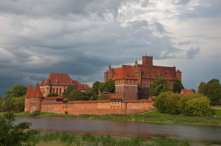 3. Lâu đài Malbork, Ba Lan. Malbork là lâu đài lớn nhất thế giới (về diện tích bề mặt) và cũng là tòa nhà được xây bằng gạch lớn nhất ở châu Âu.