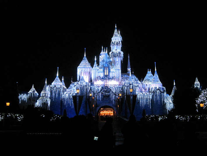 11. Lâu đài Sleeping Beauty tại Disneyland, California (Mỹ). Lâu đài Sleeping Beauty đã được lấy cảm hứng từ kiến trúc của lâu đài Neuschwanstein (ở Đức).