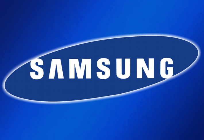 8. Samsung, giá trị thương hiệu: 35 tỷ USD. Samsung là thương hiệu có mức tăng trưởng mạnh nhất trong top 10 thương hiệu đắt giá nhất hành tinh. Các lô hàng điện thoại thông minh của Samsung tăng 40%, mang lại nguồn doanh thu đạt 81,2 triệu USD trong quý 3 năm 2013.