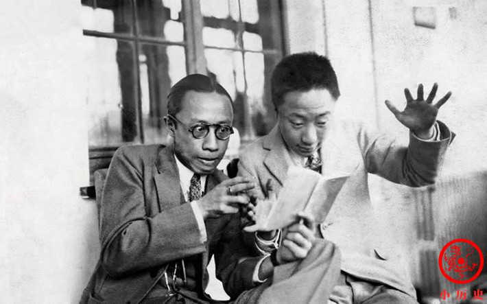 Phổ Nghi và em trai Phổ Kiệt. Phổ Kiệt lúc bé được đi học bên trong Tử Cấm Thành, thường xuyên giúp Phổ Nghi vận chuyển đồ từ trong ra ngoài và ngược lại. Hai anh em có quan hệ rất tốt và thường cùng nhau chơi đùa, sau khi trưởng thành vẫn rất thân thiết.