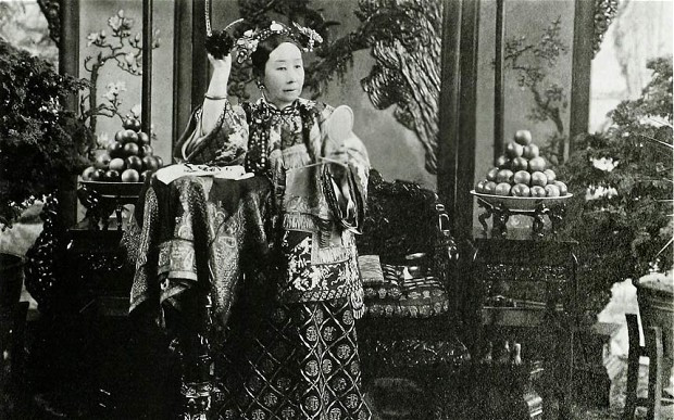 Đây là một bí ẩn lịch sử. Suy cho cùng, vận mệnh của một triều đại tương tự như vận mệnh của một người, có 3 nguyên nhân chính dẫn tới di ngôn cuối cùng của Từ Hy thái hậu.