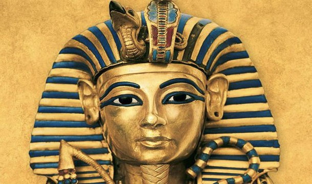 Trong xã hội Ai Cập cổ đại, Pharaoh qua đời thì tất cả người hầu và động vật bị chôn sống cùng nhà vua.