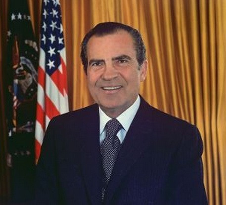 Không phải ai cũng biết Nixon là một trong 2 tổng thống Mỹ (cùng với Tổng thống Herbert Hoover) là thành viên của giáo phái Quaker.