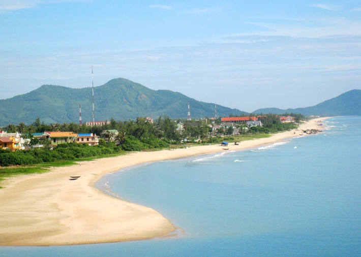 Khi đặt chân đến thiên đường xanh Lăng Cô, du khách sẽ không khỏi choáng ngợp trước vẻ đẹp nơi đây. Vào mùa hè 2014, Angasan Lăng Cô Resort mang đến cho du khách những chương trình khuyến mại hấp dẫn (từ nay đến 17/12/2014): Giảm giá 20% trên giá internet cho những khách đặt phòng trước 10 ngày, hay tặng thẻ tín dụng trị giá 2.100.000 VNĐ để sử dụng các dịch vụ trong khách sạn cho mỗi đặt phòng từ 2 đêm trở lên.