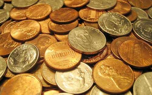 Cuối cùng, ông đồng ý làm giám đốc tại Trung tâm đúc tiền Royal Mint ở London, Anh với mức lương tương đối cao.
