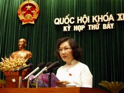 Bà Võ Thị Thắng đọc tờ trình Quốc hội về dự án Luật du lịch khi còn là Tổng cục trưởng Du lịch.