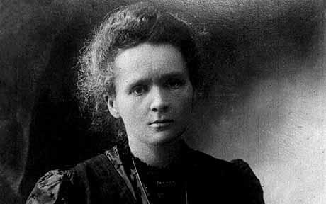 Marie Currie là người đã 2 lần đoạt giải Nobel. Bà đã khám phá ra radium nhưng không thể trở thành một thành viên của Viện Hàn lâm Pháp do bản thân là phụ nữ.