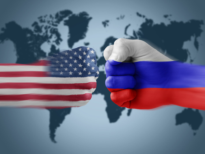 Ông Tocqueville cũng tiên tri rằng, điểm xuất phát của người Nga và người Mỹ - Anh khác nhau và con đường của họ khác nhau. Tuy nhiên, mỗi nước dường như đều bị một số ham muốn bí mật thúc giục và một ngày nào đó các nước này sẽ nắm giữ trong tay số phận của một nửa thế giới". Ông đã viết điều đó trong cuốn "Dân chủ ở Mỹ" xuất bản năm 1840.