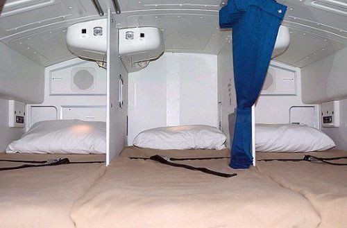 Phòng dành cho tiếp viên được trang bị chiếc giường tầng của hãng hàng không của Singapore.