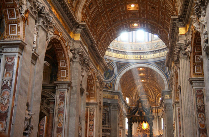 St Peters là nhà thờ lớn nhất thế giới, và một tác phẩm nổi tiếng của kiến trúc thời kỳ Phục hưng.