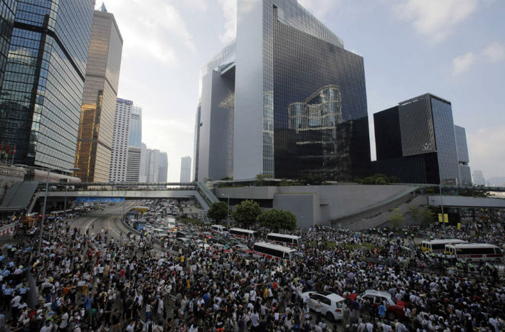Không chỉ ở trung tâm hành chính Admiralty, biểu tình đã lan ra khu Cause Way và lên tận khu Mongkok đông người Việt.