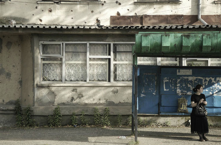 Do tình trạng bất ổn, Abkhazia chịu lệnh cấm vận và không có nhiều vốn đầu tư từ nước ngoài, khiến tình trạng thất nghiệp leo cao.