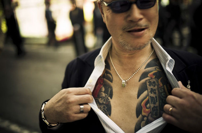 Điểm dễ nhận thấy của các thành viên Yakuza là văn hóa xăm mình.