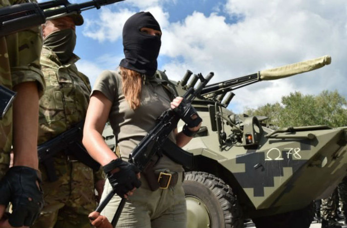 Trào lưu nữ giới gia nhập các lực lượng vũ trang Ukraine bắt đầu từ đầu năm 2014 do tình hình căng thẳng ở miền đông nước này.