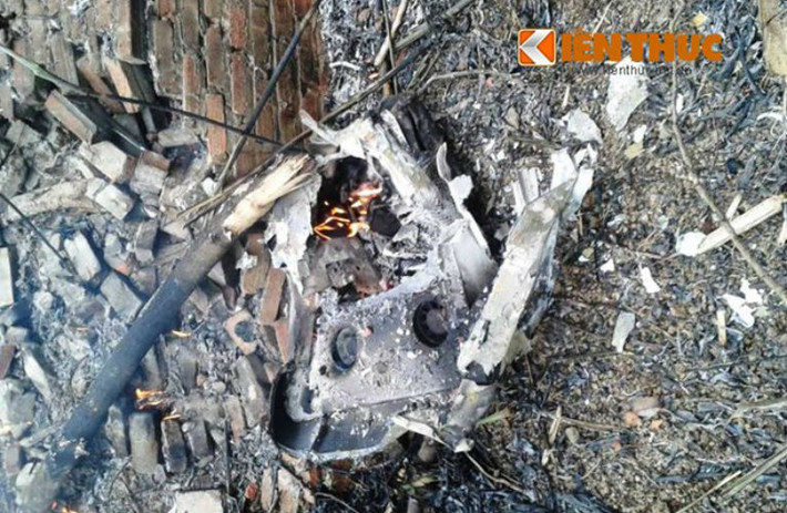Mảnh vỡ của Mi-171 tại hiện trường vụ rơi trực thăng.