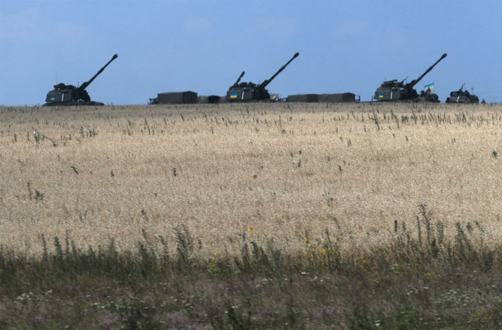 Quân đội Ukraine liên tục pháo kích Donetsk.