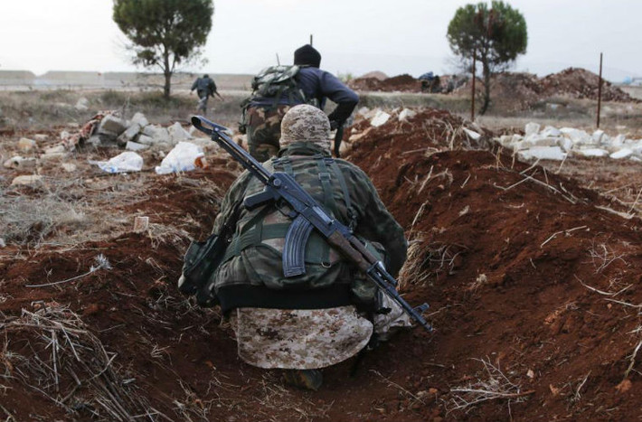 Phiến quân Syria trong cuộc chiến với Quân đội Syria.