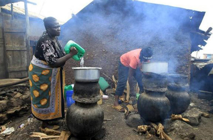 80 người đã chết sau khi uống một lô rượu bất hợp pháp ở Kenya.