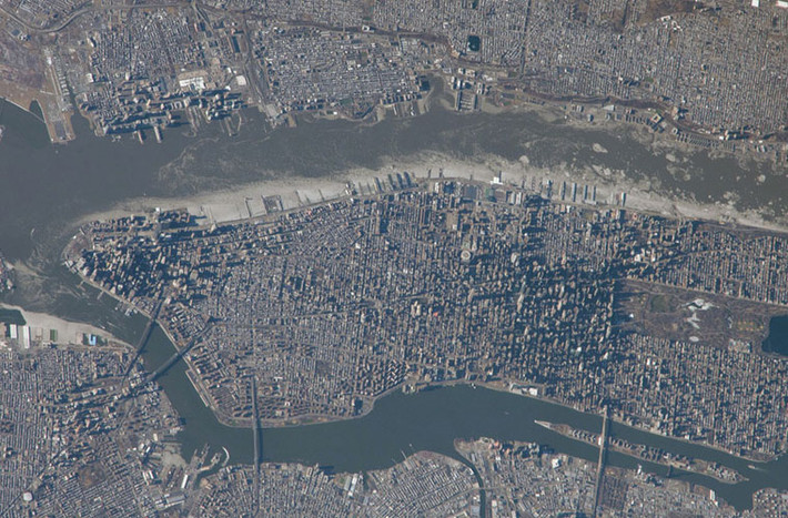 Khu phố Manhattan với công viên Trung tâm New York (Mỹ) được chụp từ trạm vũ trụ ISS ngày 9/1/2014.