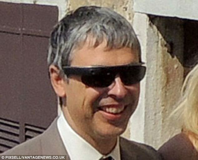 Tỷ phú Larry Page đã sử dụng một số sản phẩm công nghệ cao của Google tại đám cưới.